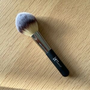 It Cosmetics Heavenly Luxe Wand Ball Powder Brush #8